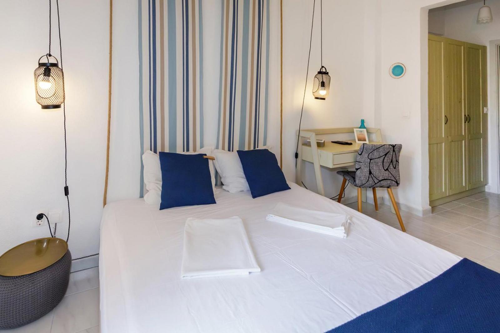 Ferienwohnung Nikiti Seafront Blue Exterior foto